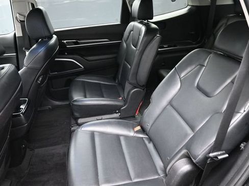 Used 2025 Kia Telluride S AWD/4WD image 19