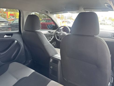 Used 2017 Volkswagen Jetta S FWD image 19