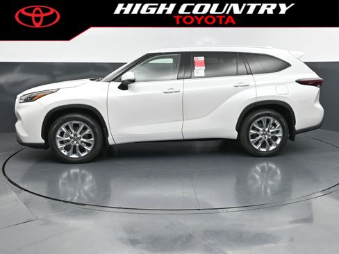 New 2026 Toyota Highlander Limited AWD/4WD image 2