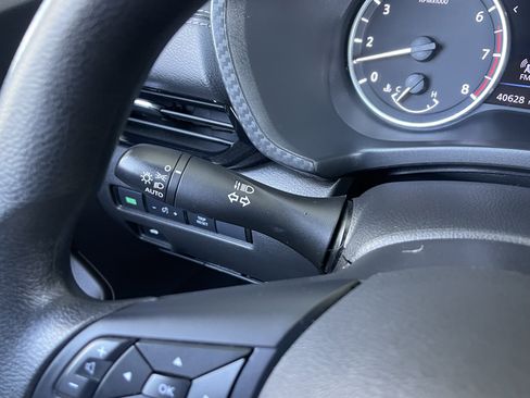 Used 2024 Nissan Sentra SV FWD image 39