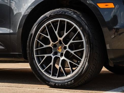 Used 2018 Porsche Macan image 50