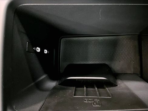 New 2026 Volkswagen Tiguan SE image 23