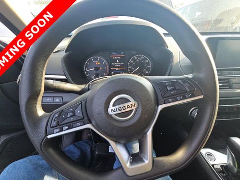 Used 2022 Nissan Altima 2.5 S FWD image 6