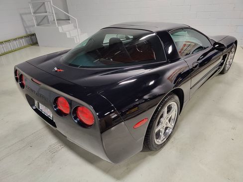 Used 2004 Chevrolet Corvette Coupe w/ Preferred Equipment Group image 7