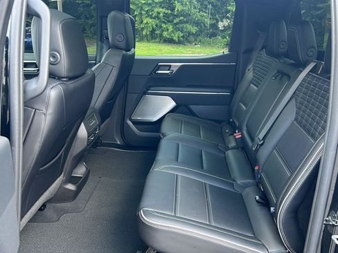 Used 2025 GMC Sierra EV Denali AWD/4WD image 19