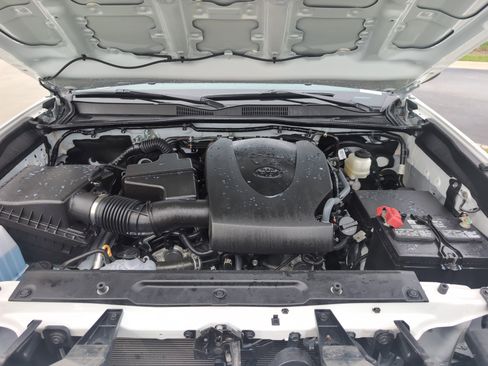 Certified 2023 Toyota Tacoma SR5 w/ Technology Package image 31