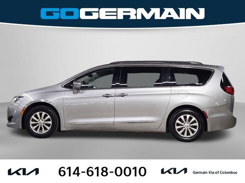 Used 2018 Chrysler Pacifica Touring-L image 11