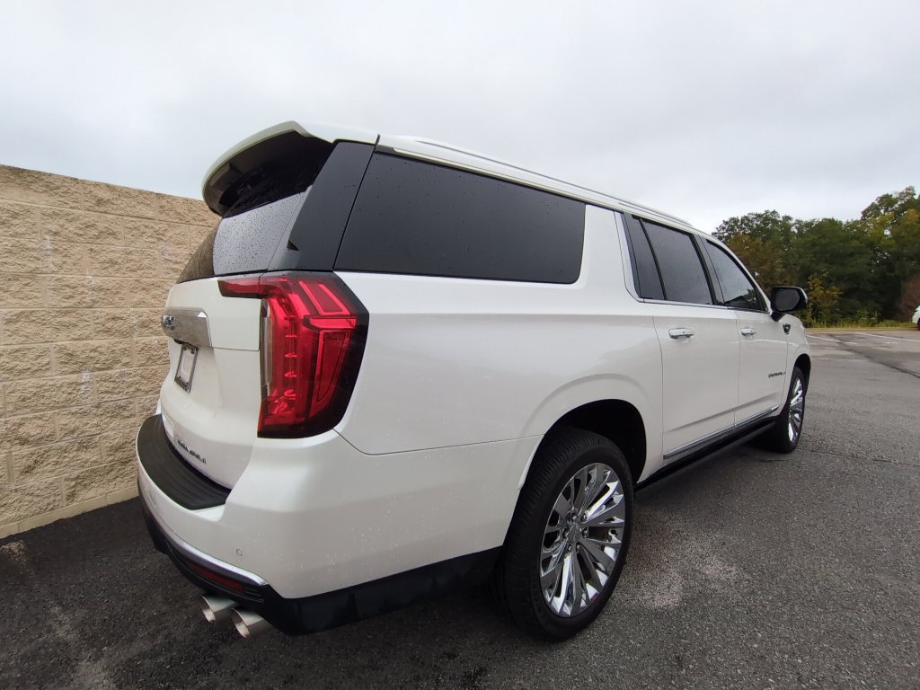 Used 2021 GMC Yukon XL Denali w/ Denali Premium Package RWD image 4