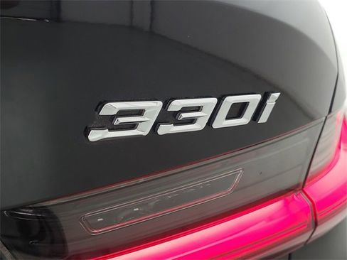 Used 2019 BMW 330i xDrive Sedan w/ Convenience Package image 9