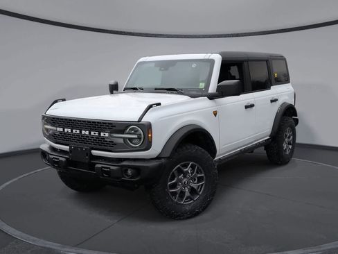 New 2025 Ford Bronco Badlands image 1