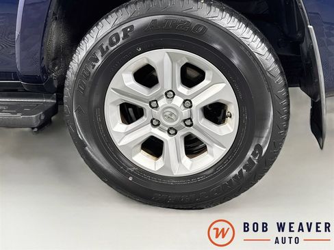 Used 2018 Toyota 4Runner SR5 AWD/4WD image 36
