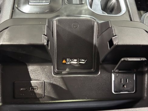 Used 2025 GMC Sierra 3500 Denali w/ Denali Reserve Package image 41