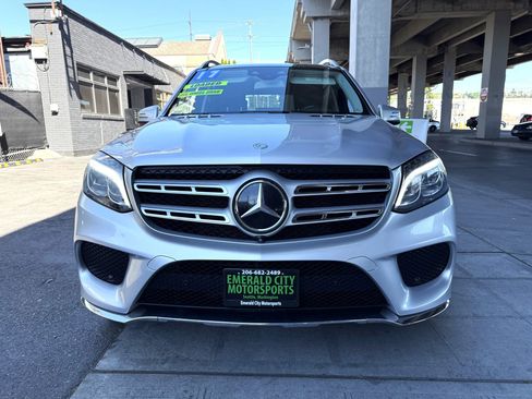 Used 2017 Mercedes-Benz GLS 550 4MATIC image 2