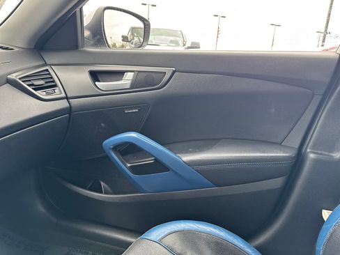 Used 2014 Hyundai Veloster Turbo image 45