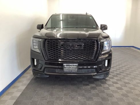 Used 2021 GMC Yukon Denali w/ Denali Premium Package AWD/4WD image 2