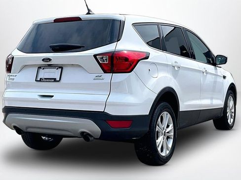 Used 2019 Ford Escape SE FWD image 5