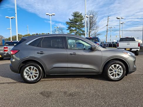 Certified 2022 Ford Escape SE image 12