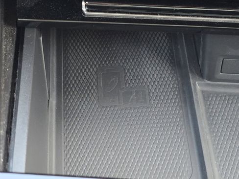 Used 2024 Volkswagen Atlas SE FWD image 6