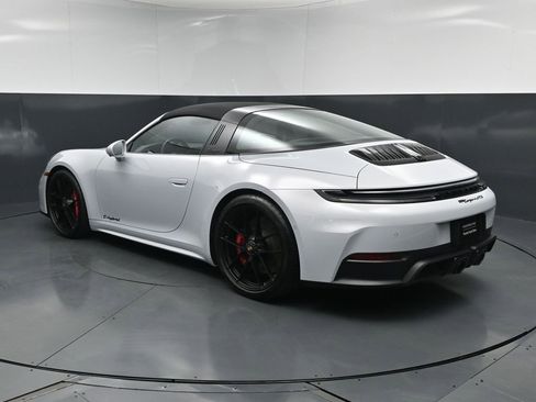 Certified 2025 Porsche 911 Targa 4 GTS AWD/4WD image 3