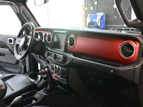 Used 2018 Jeep Wrangler Unlimited Rubicon AWD/4WD image 29
