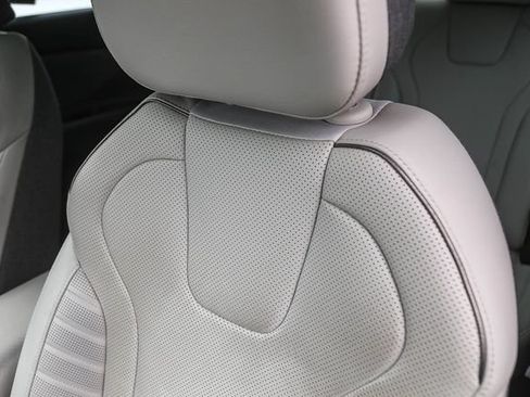Used 2023 Hyundai Elantra Limited FWD image 27