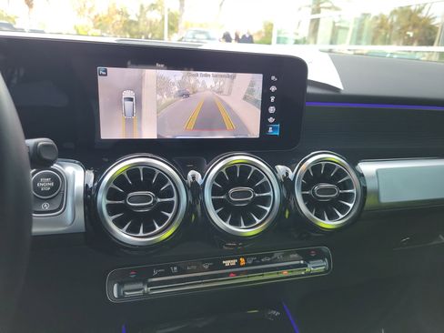 Used 2022 Mercedes-Benz GLB 250 image 23