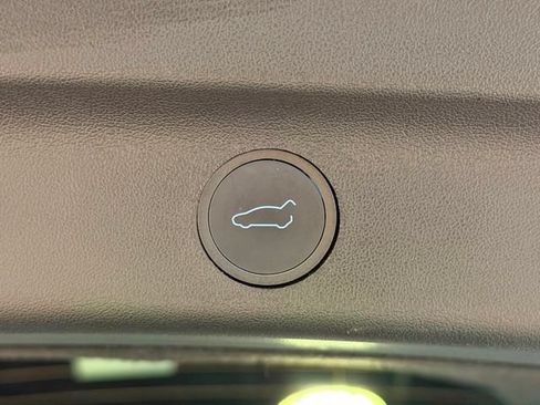 Used 2023 Tesla Model Y AWD image 38