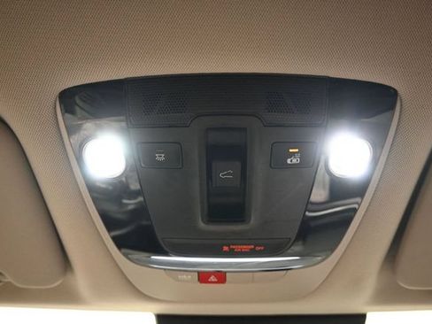 Used 2025 Kia Sportage EX w/ Premium Package FWD image 18