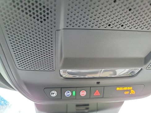 Used 2025 Buick Enclave Preferred w/ Super Cruise Package image 12