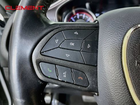 Used 2023 Dodge Challenger SXT RWD image 15