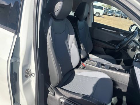 Used 2026 Volkswagen Tiguan SE AWD/4WD image 32