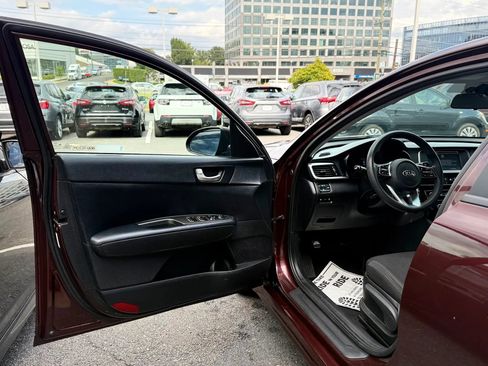 Used 2019 Kia Optima LX FWD image 9