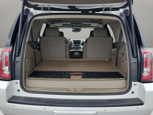 Used 2019 GMC Yukon SLT w/ Premium Edition AWD/4WD image 8