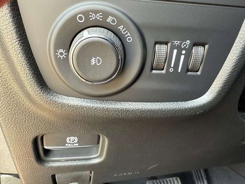New 2026 Jeep Grand Cherokee Limited w/ Limited Altitude Package AWD/4WD image 30