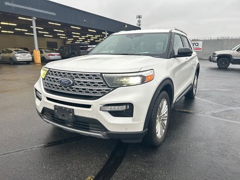 Used 2020 Ford Explorer Limited image 3