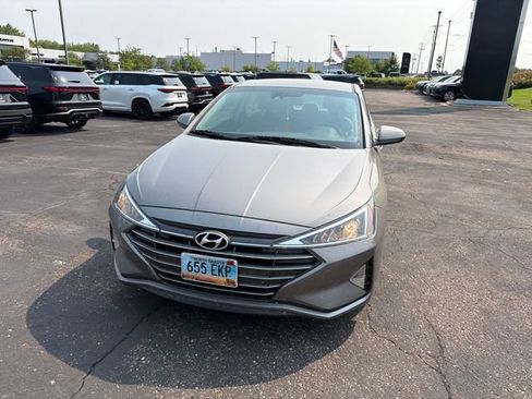 Used 2020 Hyundai Elantra SE FWD image 5