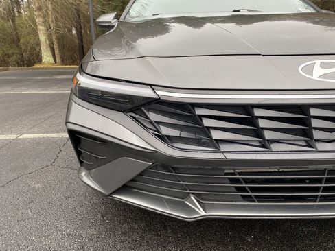 Used 2024 Hyundai Elantra SEL image 13