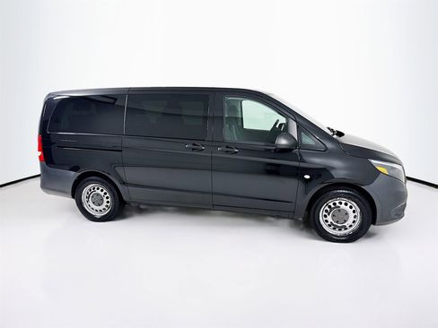 Used 2018 Mercedes-Benz Metris Passenger image 9