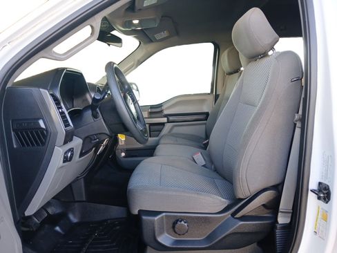 Used 2017 Ford F150 XLT image 9