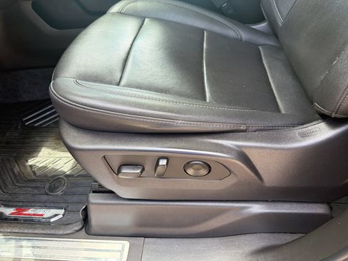 Used 2024 Chevrolet Silverado 1500 LTZ AWD/4WD image 15