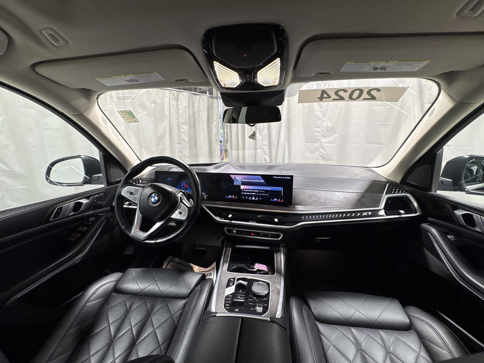 Used 2024 BMW X7 xDrive40i w/ Premium Package AWD/4WD image 9