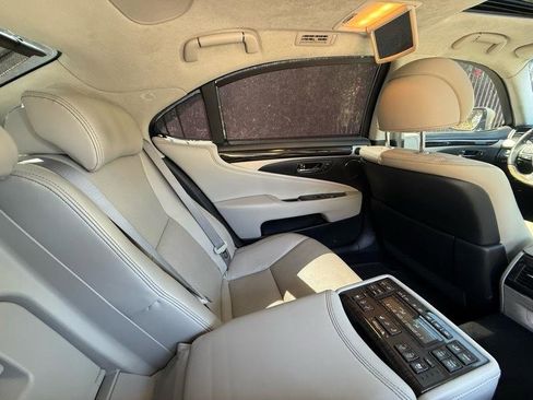 Used 2015 Lexus LS 460 L w/ Ultra Luxury Package AWD/4WD image 16