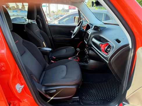Used 2016 Jeep Renegade Trailhawk AWD/4WD image 22