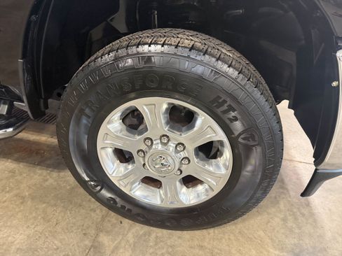 Used 2024 RAM 2500 Big Horn w/ Level 2 Equipment Group AWD/4WD image 4