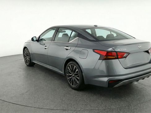 Used 2025 Nissan Altima 2.5 SV image 6