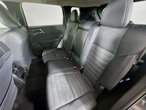 New 2026 Mitsubishi Outlander SE image 16