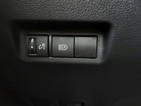 Used 2025 Toyota RAV4 LE AWD/4WD image 40