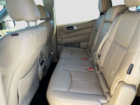 Used 2019 Nissan Pathfinder Platinum image 24