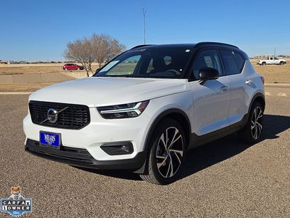 Certified 2022 Volvo XC40 T5 R-Design w/ Advanced Package