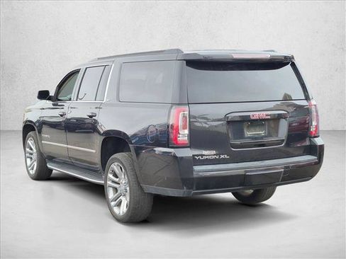 Used 2020 GMC Yukon XL SLT w/ Premium Edition RWD image 8